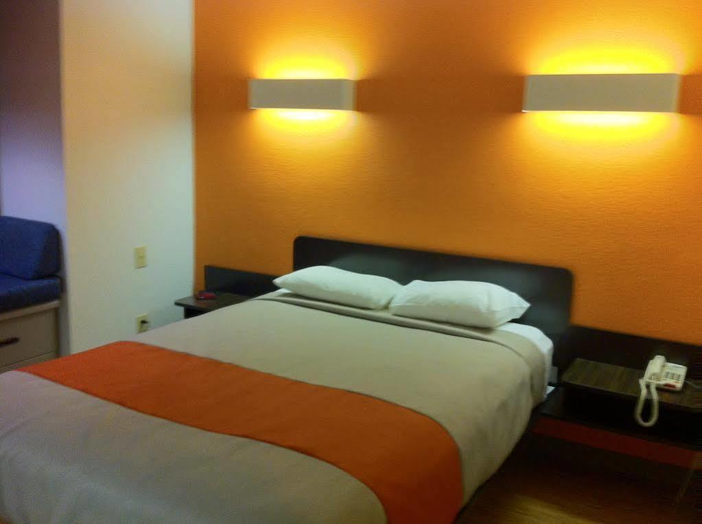Motel 6 Indianapolis Carmel Luaran gambar
