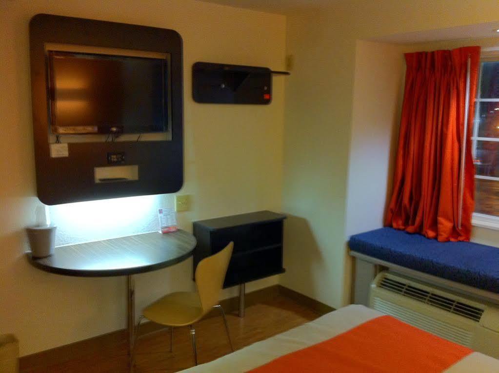 Motel 6 Indianapolis Carmel Luaran gambar