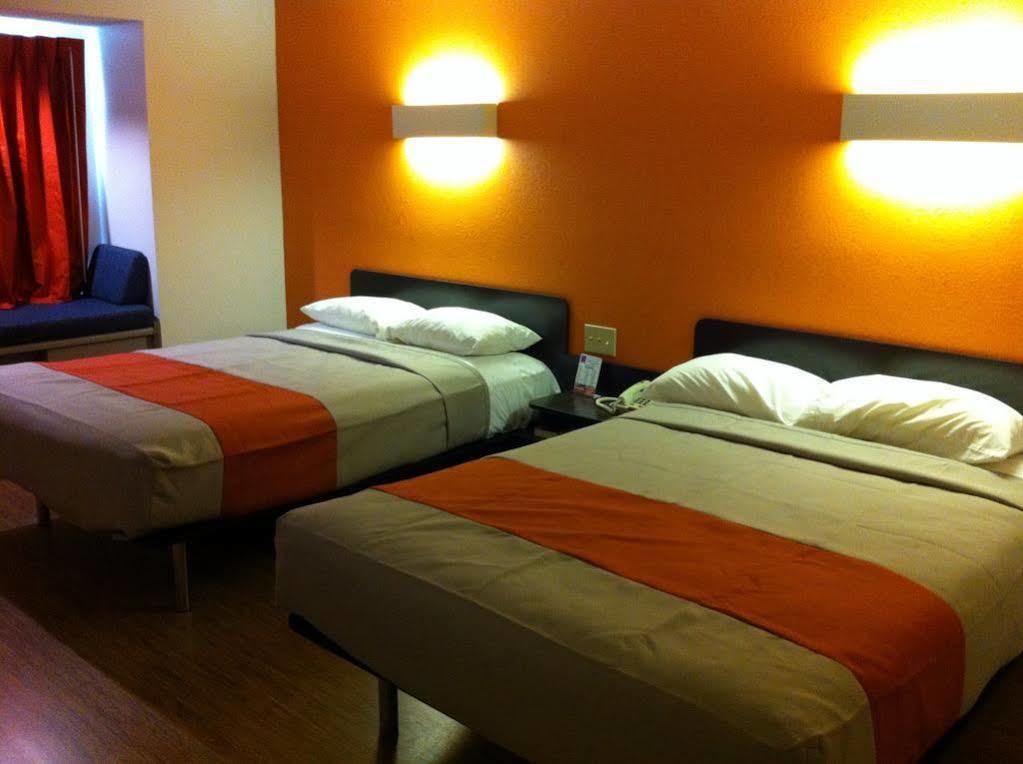 Motel 6 Indianapolis Carmel Luaran gambar
