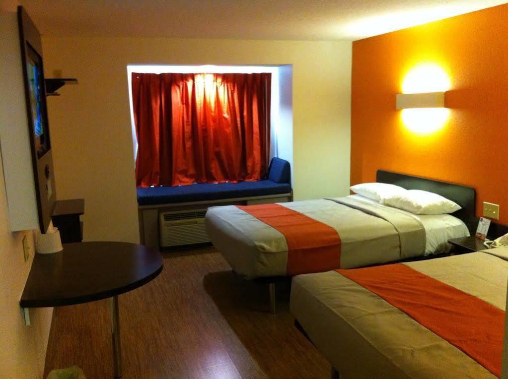 Motel 6 Indianapolis Carmel Luaran gambar