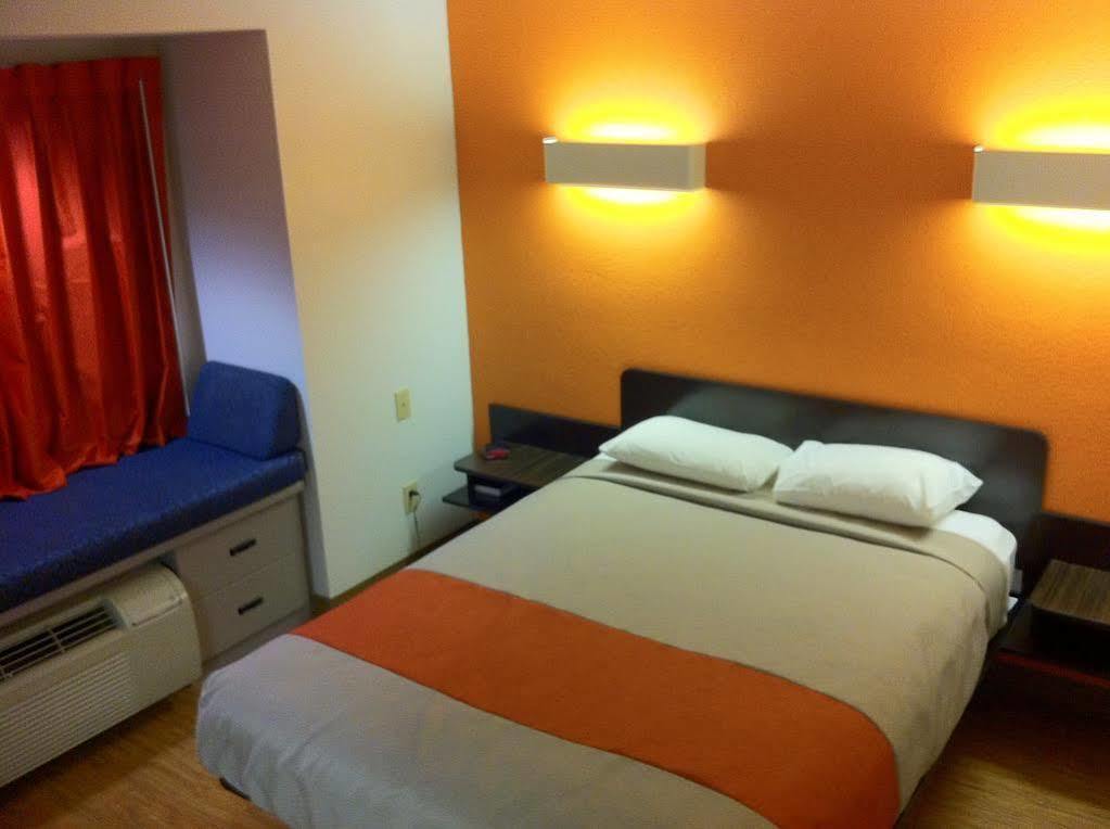 Motel 6 Indianapolis Carmel Luaran gambar