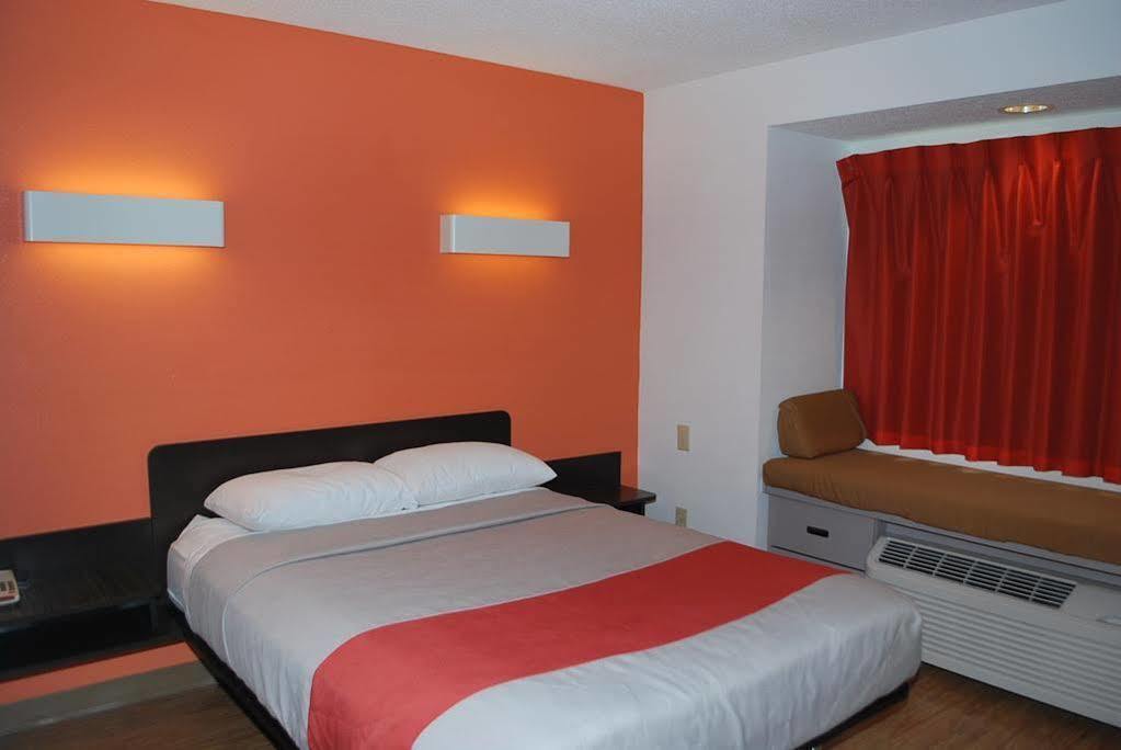 Motel 6 Indianapolis Carmel Luaran gambar